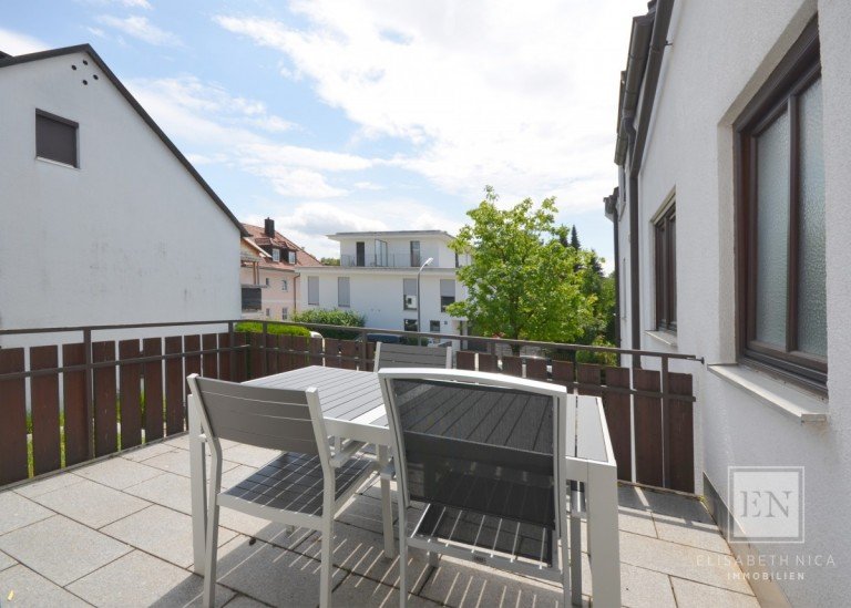 Terrasse M�nchen Etagenwohnung Schicke 2-Zimmer-Wohnung in Trudering