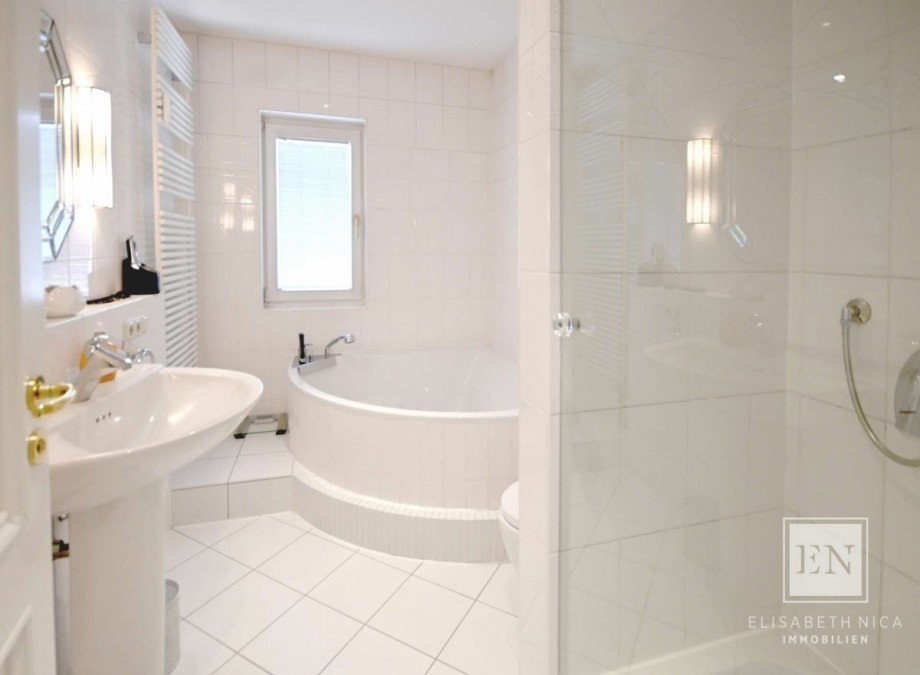 Bad Dachgeschosswohnung M�nchen