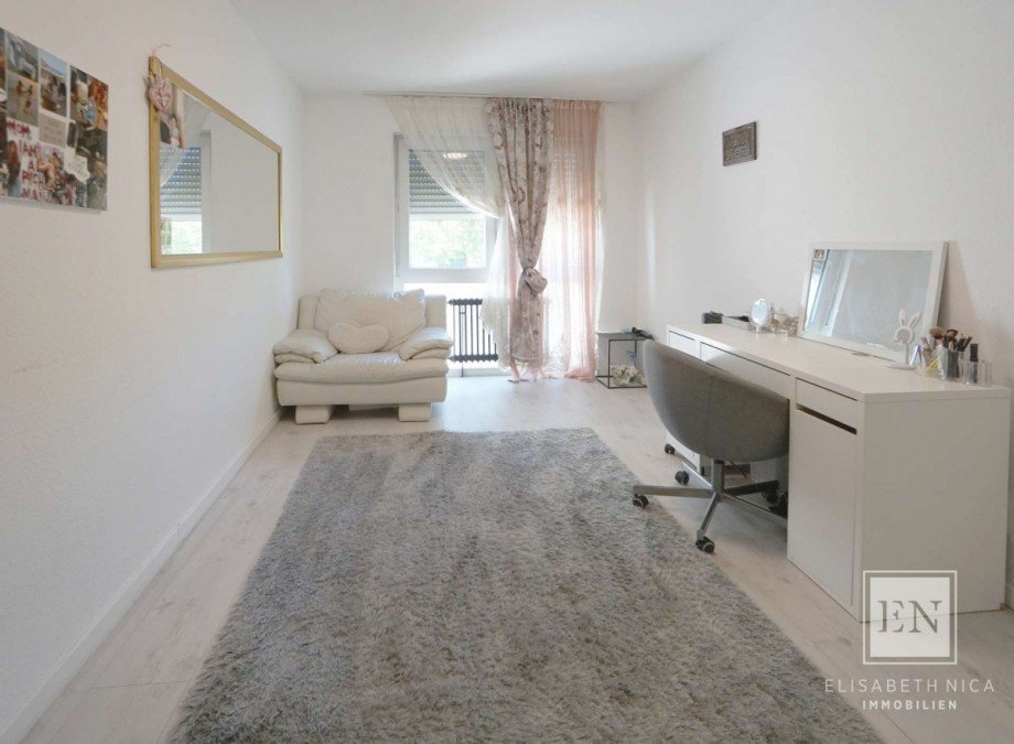 Zimmer Obergeschoss Reihenmittelhaus M�nchen