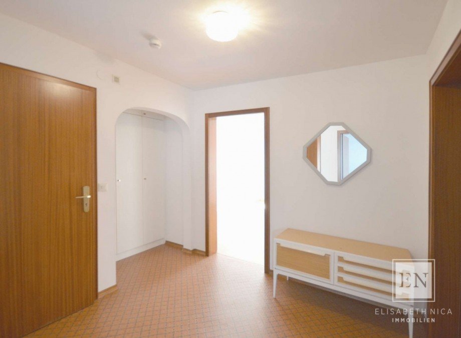 Flur DG Doppelhaush�lfte H�henkirchen-Siegertsbrunn
