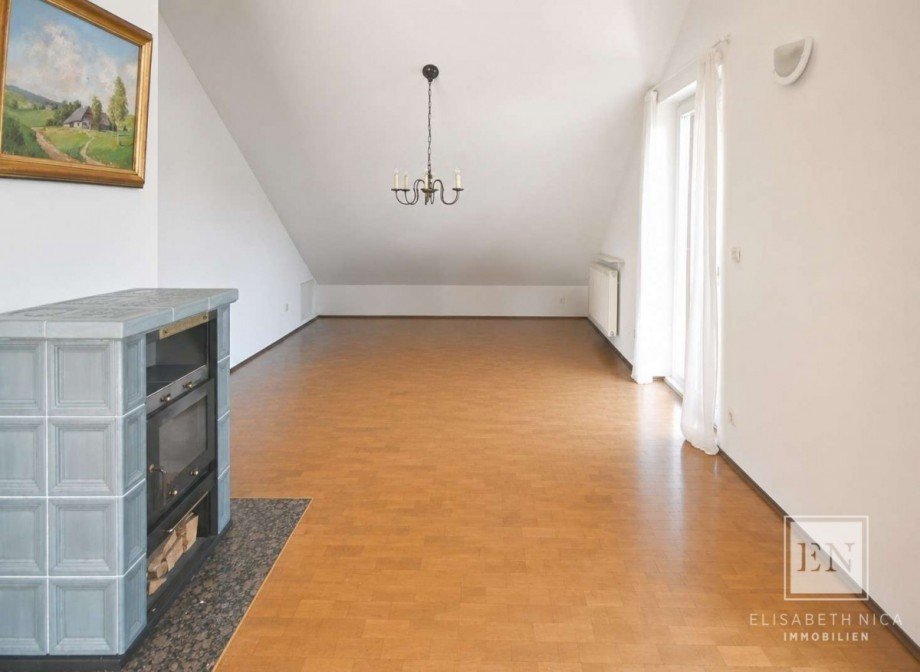 Essbereich Modifizierung mit KI leerer Raum Dachgeschosswohnung M�nchen