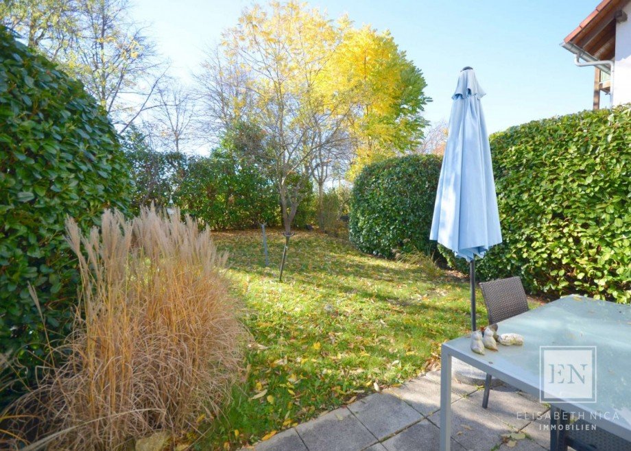 Terrasse und Garten Doppelhaush�lfte M�nchen