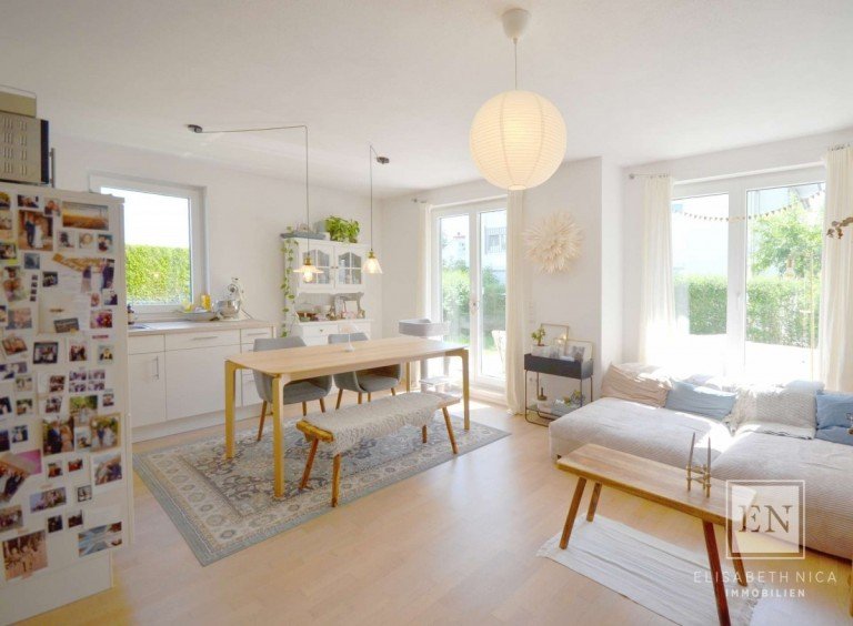 Wohnzimmer und K�che M�nchen Erdgeschosswohnung Schicke 2-Zimmer-Erdgeschosswohnung mit Garten
